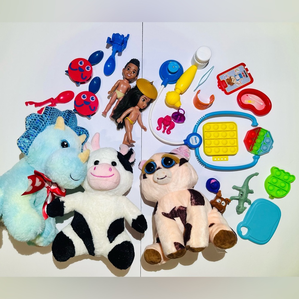 Plush Dinosaur Cow Pig Medical Vet Toy Set with Dolls Assorted Items Play Kids